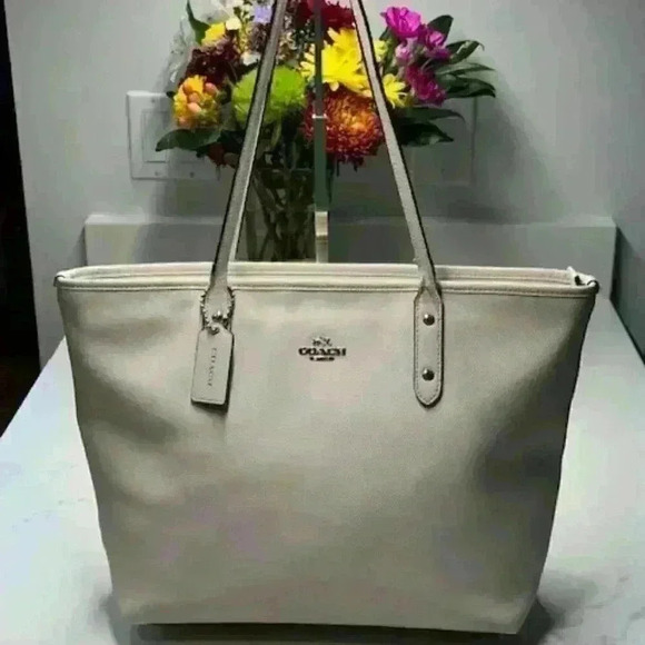 Coach City Zip Tote Shoulder Bag Chalk Cross Grain Leather F58846 - Picture 1 of 16